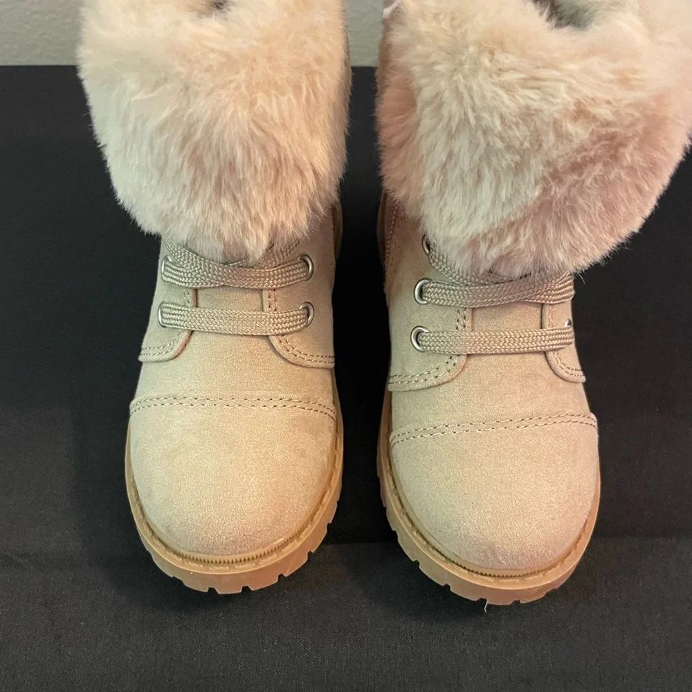 Old Navy Faux Fur Boots in Tan toddler size‎ 7